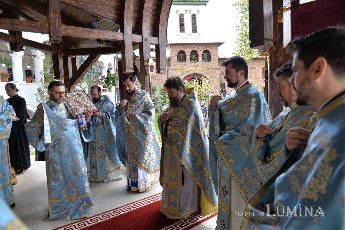 Hramul Altarului de vară al Mănăstirii Plumbuita 228190