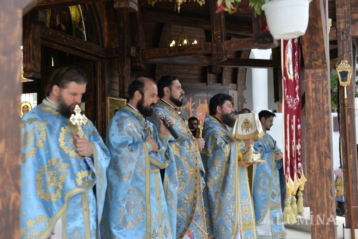 Hramul Altarului de vară al Mănăstirii Plumbuita 228195