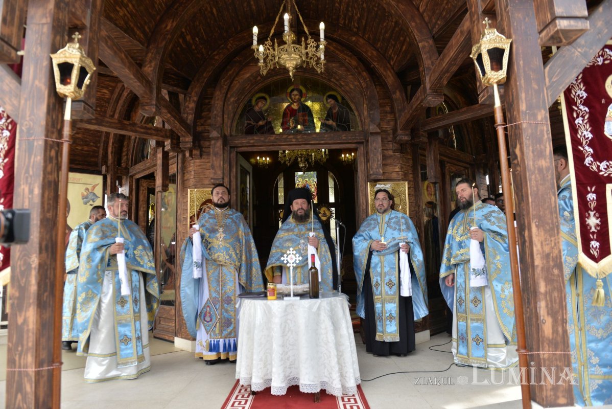 Hramul Altarului de vară al Mănăstirii Plumbuita 228198