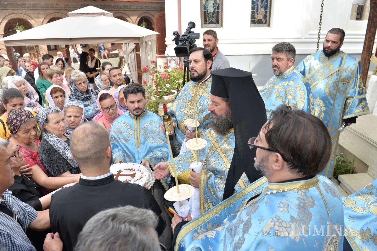 Hramul Altarului de vară al Mănăstirii Plumbuita 228199