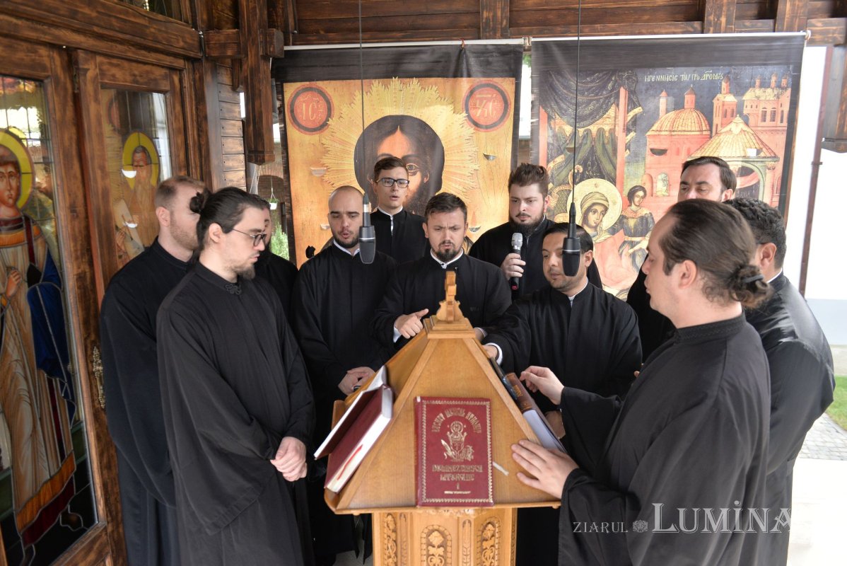 Hramul Altarului de vară al Mănăstirii Plumbuita 228200