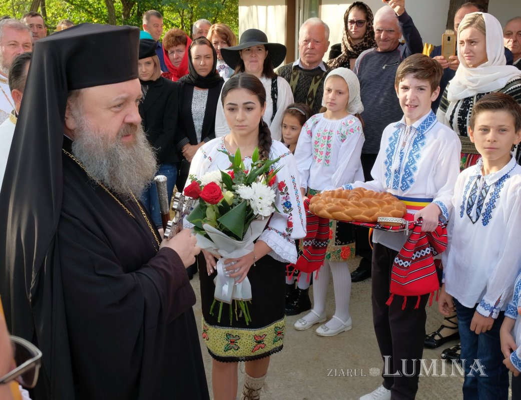 Veșmânt de har pentru o biserică prahoveană reînnoită 228209