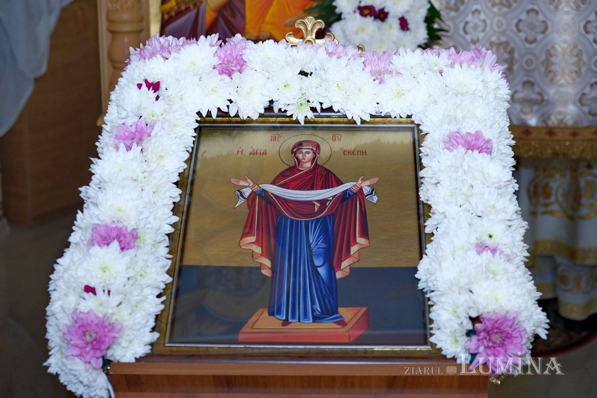 Veșmânt de har pentru o biserică prahoveană reînnoită 228212