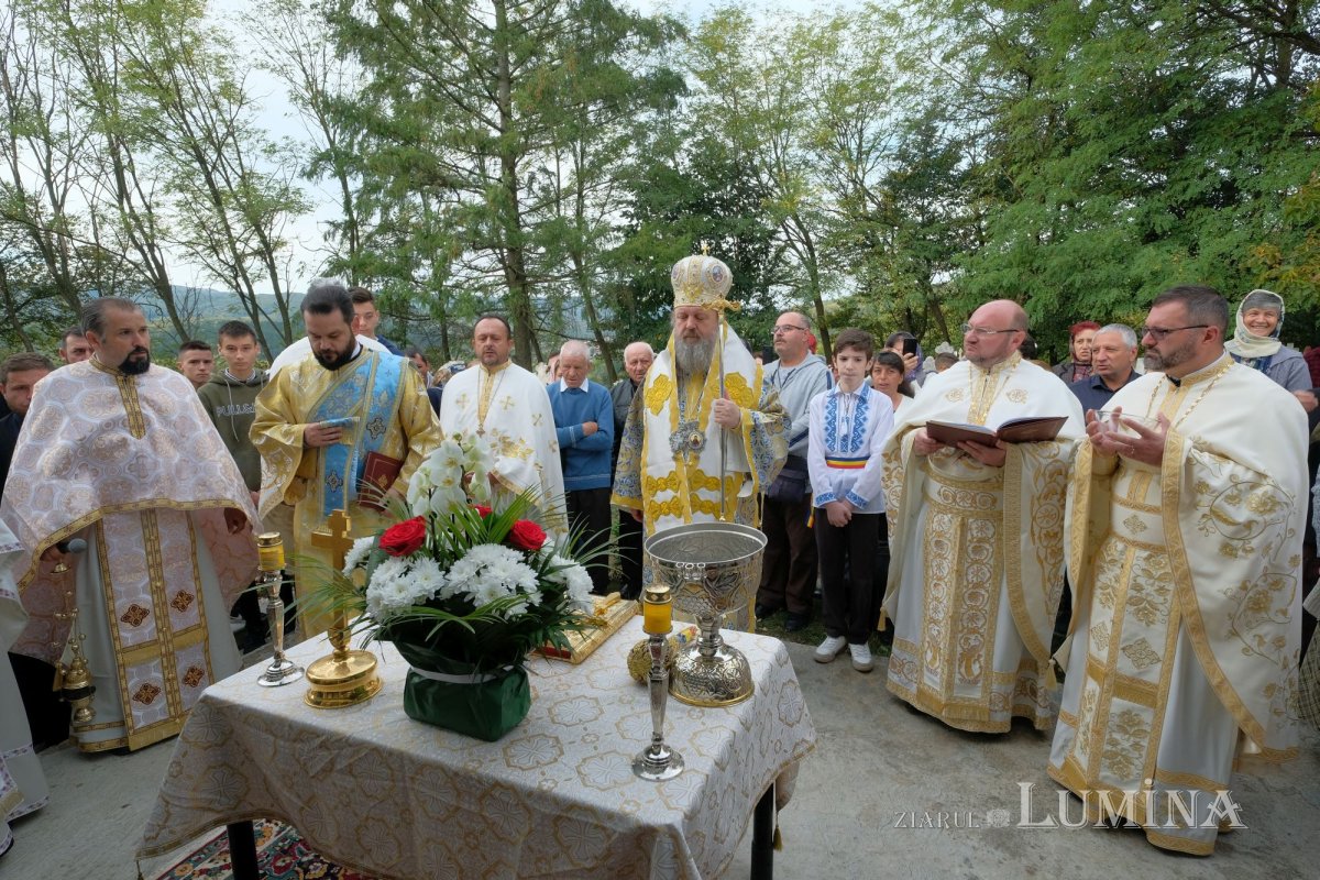 Veșmânt de har pentru o biserică prahoveană reînnoită 228214