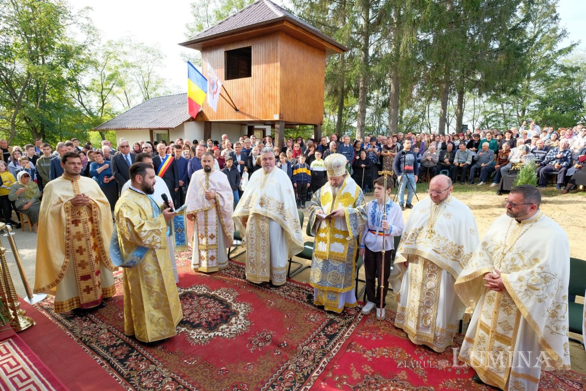 Veșmânt de har pentru o biserică prahoveană reînnoită 228238