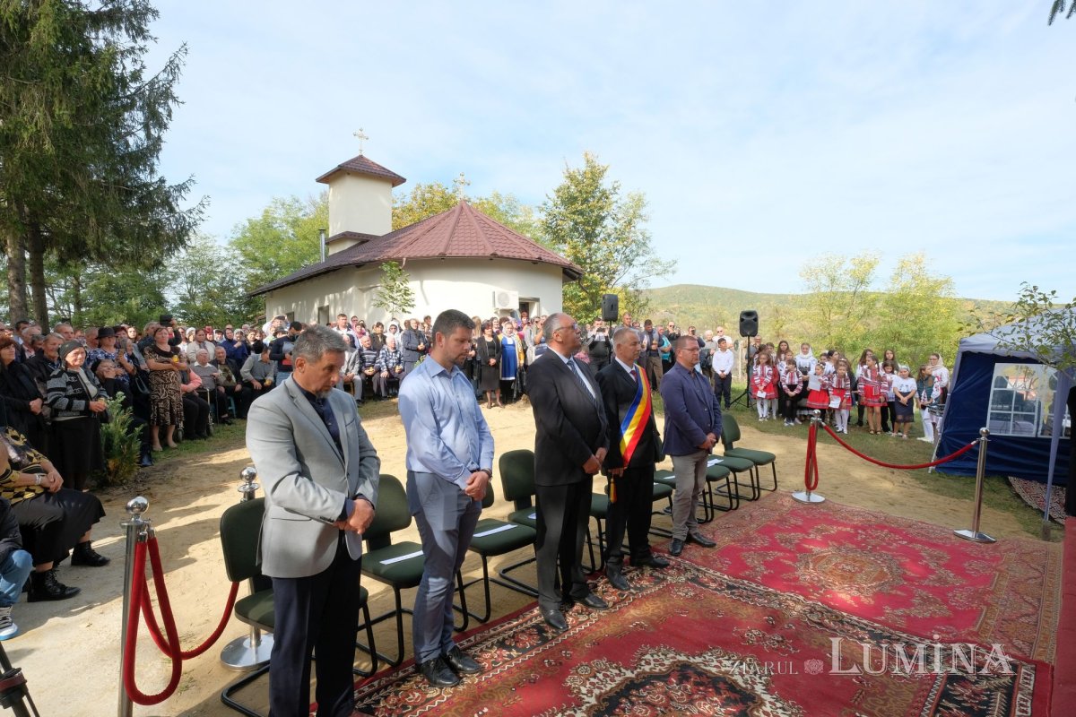 Veșmânt de har pentru o biserică prahoveană reînnoită 228243