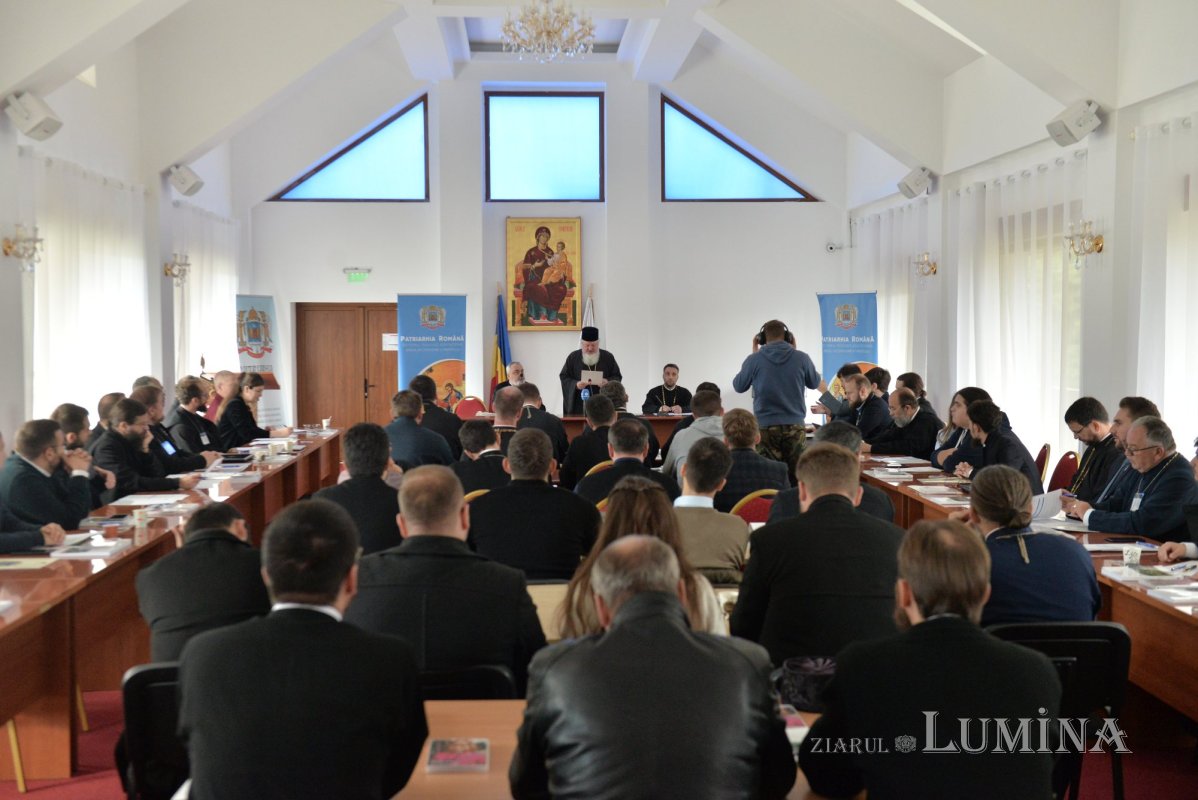 Formarea spirituală a tinerilor - rodul rugăciunii şi al acţiunii 228566