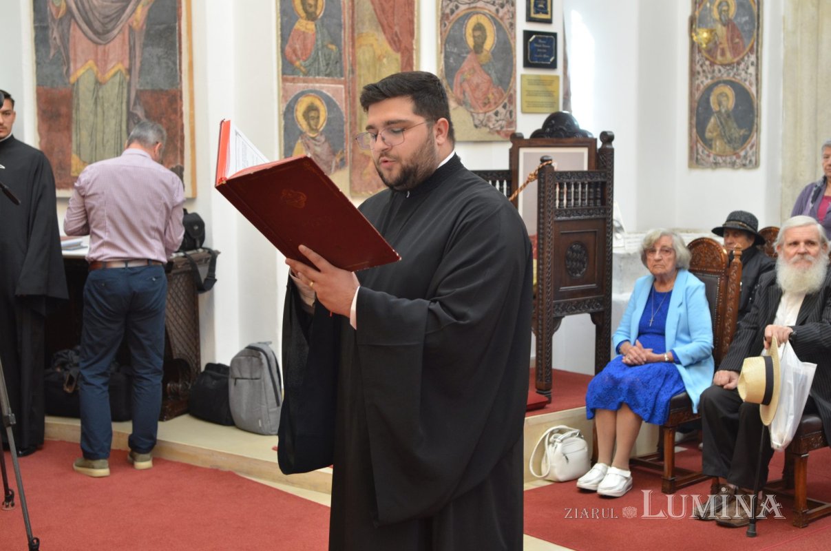 Cinstirea Sfinților Serghie și Vah la biserica Palatului Cotroceni 228810