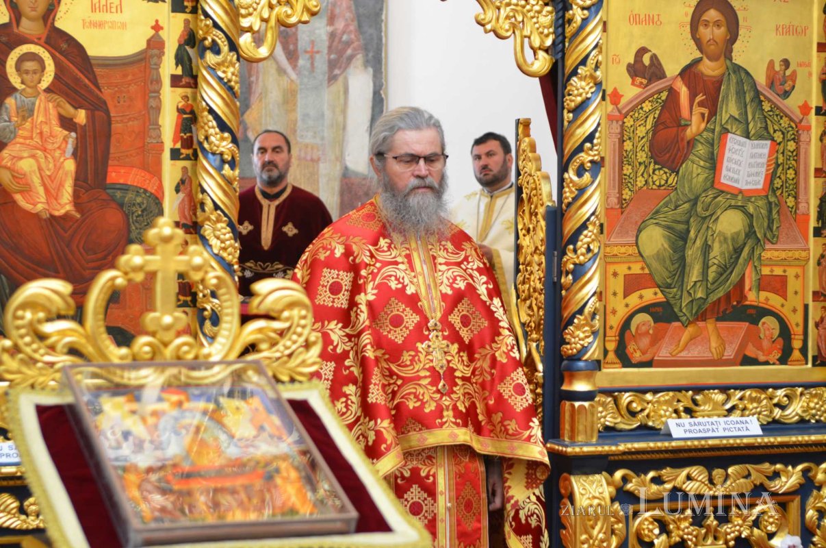 Cinstirea Sfinților Serghie și Vah la biserica Palatului Cotroceni 228812