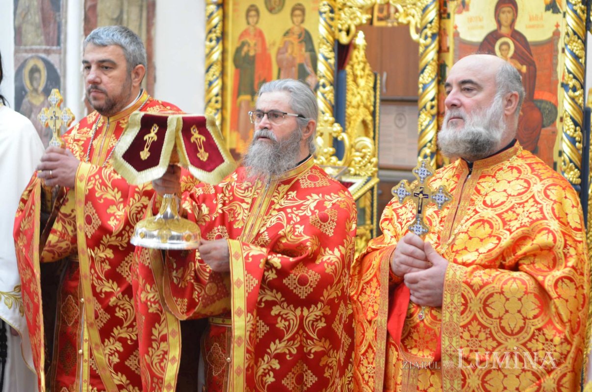 Cinstirea Sfinților Serghie și Vah la biserica Palatului Cotroceni 228817