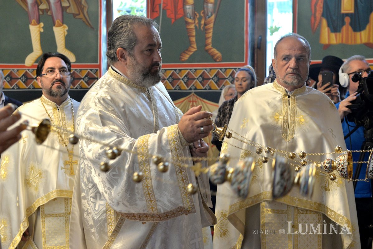 Înnoire și binecuvântare patriarhală pentru un lăcaș de închinare bucureștean 228933