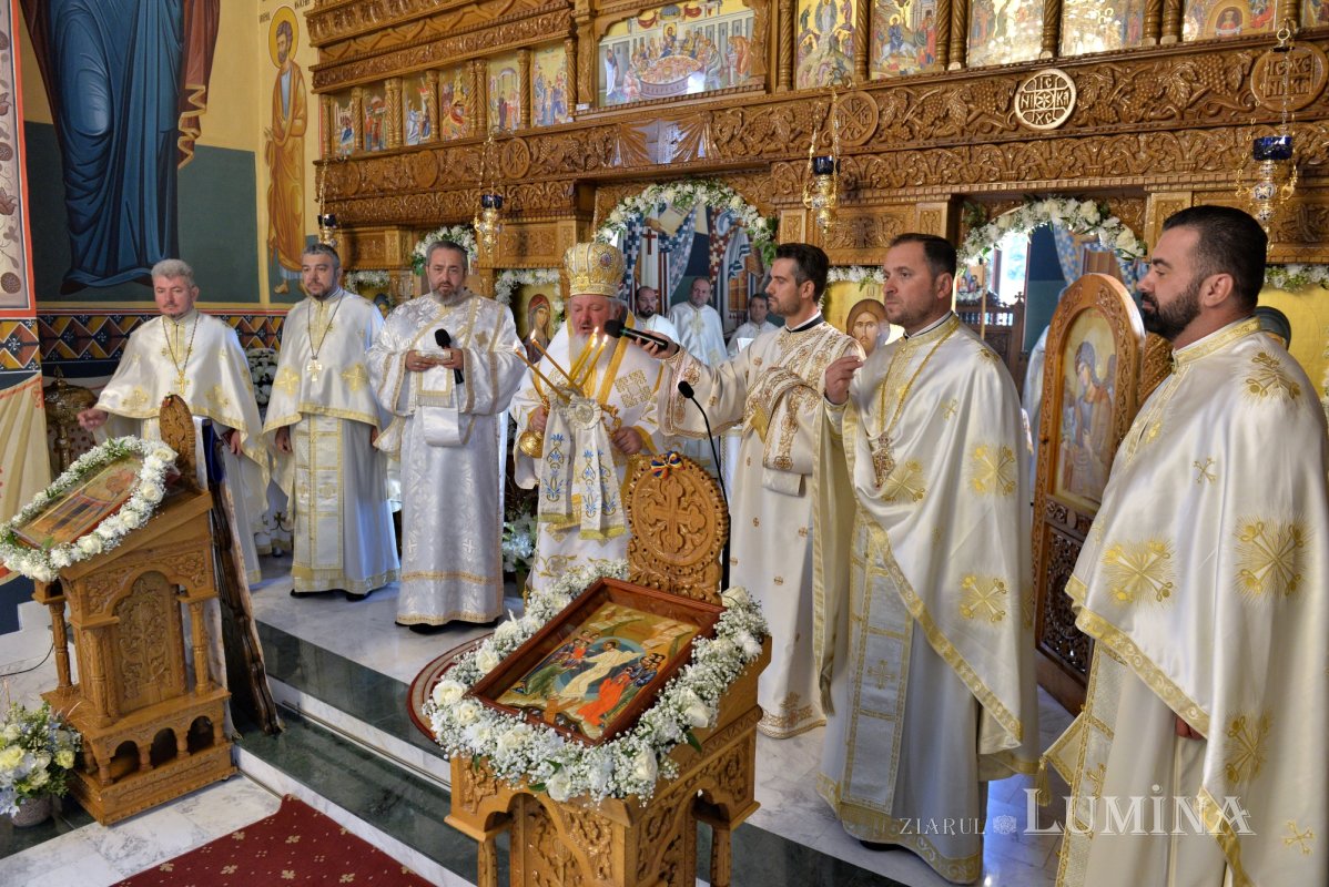 Înnoire și binecuvântare patriarhală pentru un lăcaș de închinare bucureștean 228946
