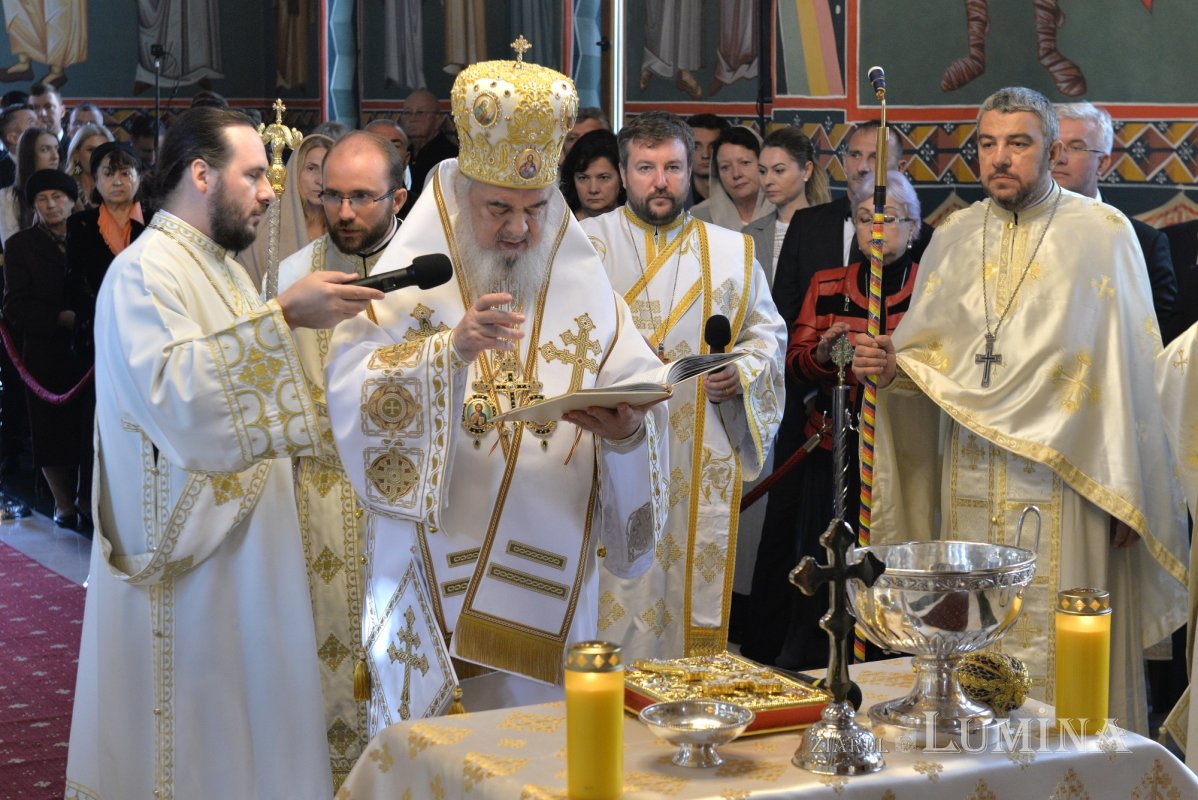 Înnoire și binecuvântare patriarhală pentru un lăcaș de închinare bucureștean 228956