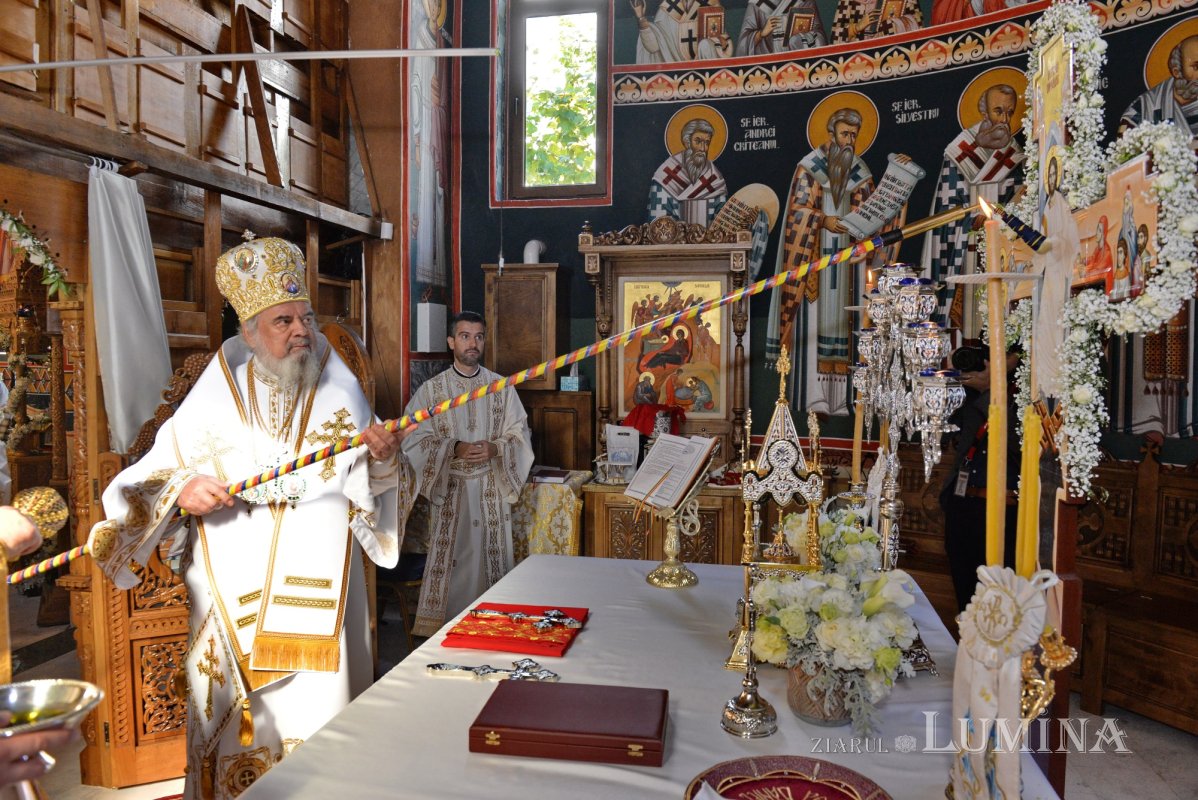 Înnoire și binecuvântare patriarhală pentru un lăcaș de închinare bucureștean 228957