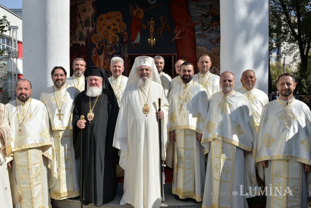 Înnoire și binecuvântare patriarhală pentru un lăcaș de închinare bucureștean 228981