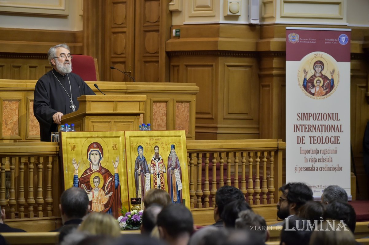 Ediție bilingvă a Noului Testament prezentată la Palatul Patriarhiei 229196