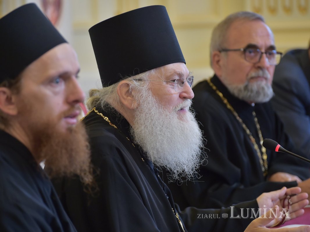 A doua zi a simpozionului internaţional dedicat rugăciunii 229346