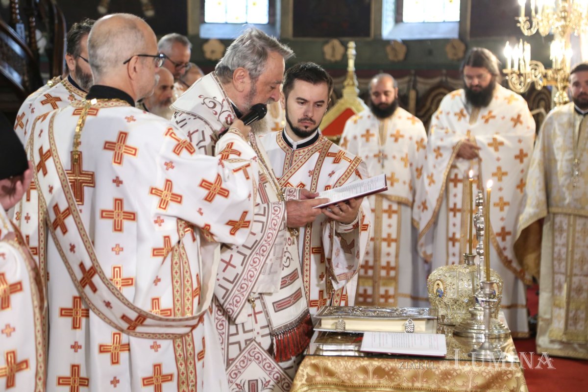 Moment aniversar în Mitropolia Ardealului 229575