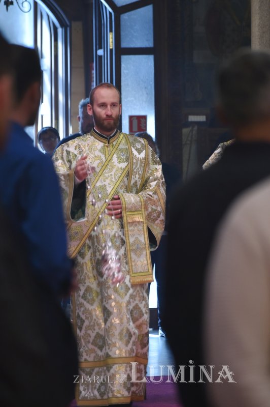 Laudă de seară adusă Cuvioasei Parascheva la Catedrala Patriarhală 229796