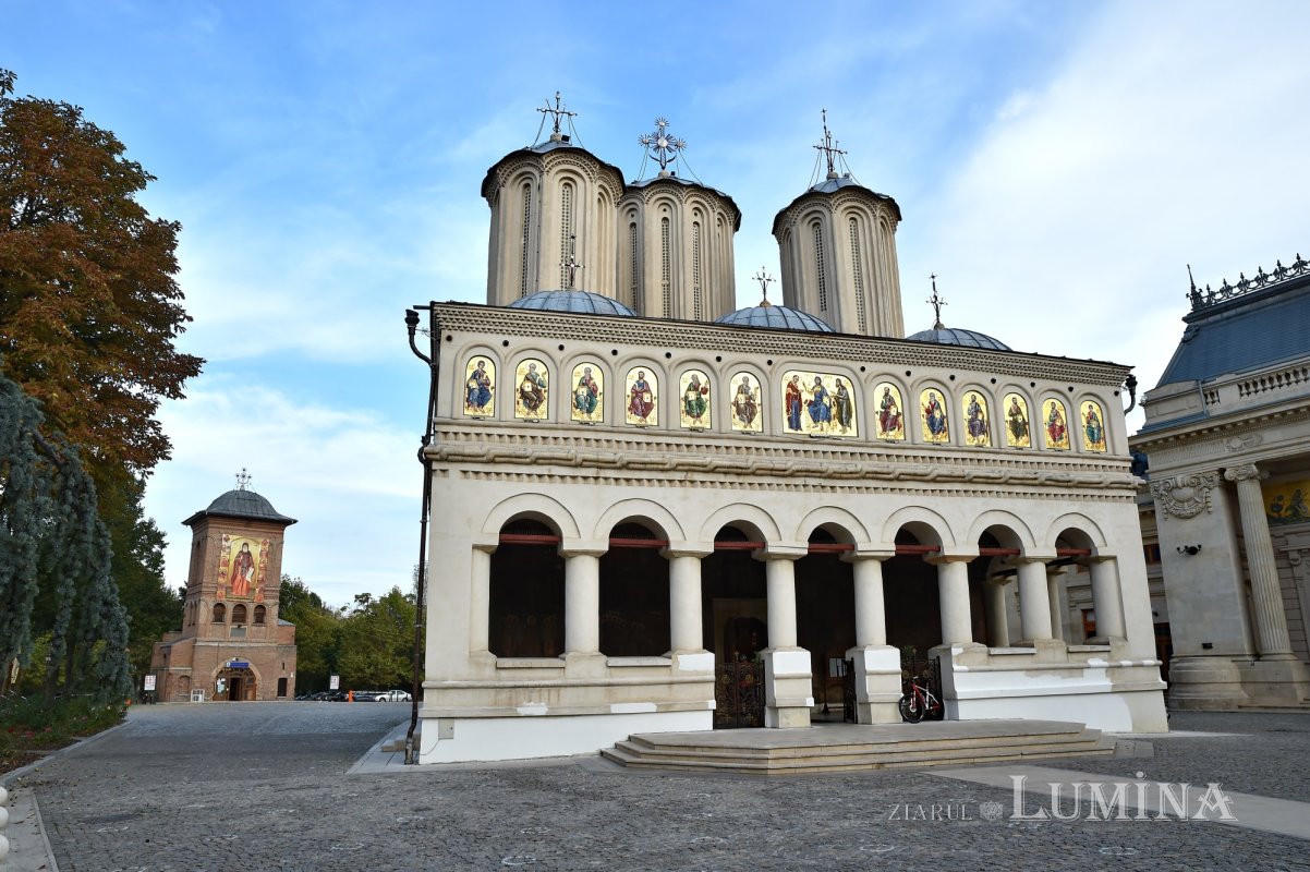 Laudă de seară adusă Cuvioasei Parascheva la Catedrala Patriarhală 229803