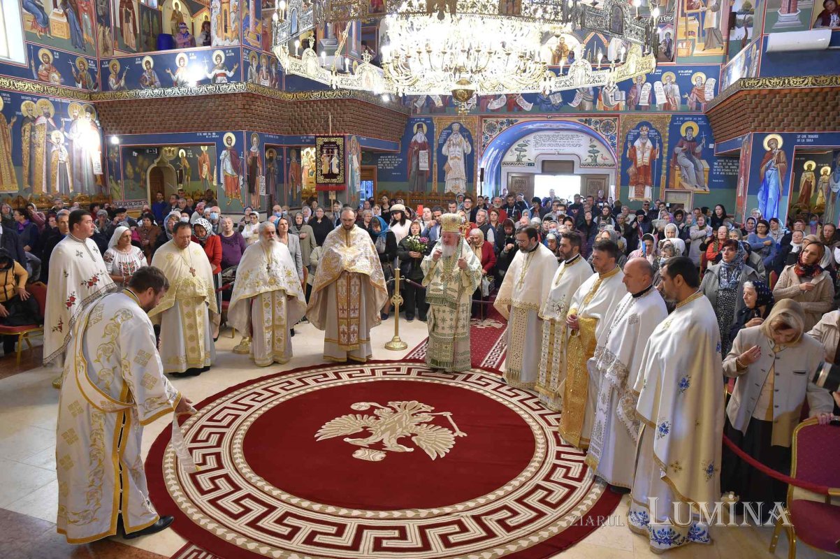 Biserica „Sfânta Vineri” din Capitală și-a cinstit ocrotitoarea 229897