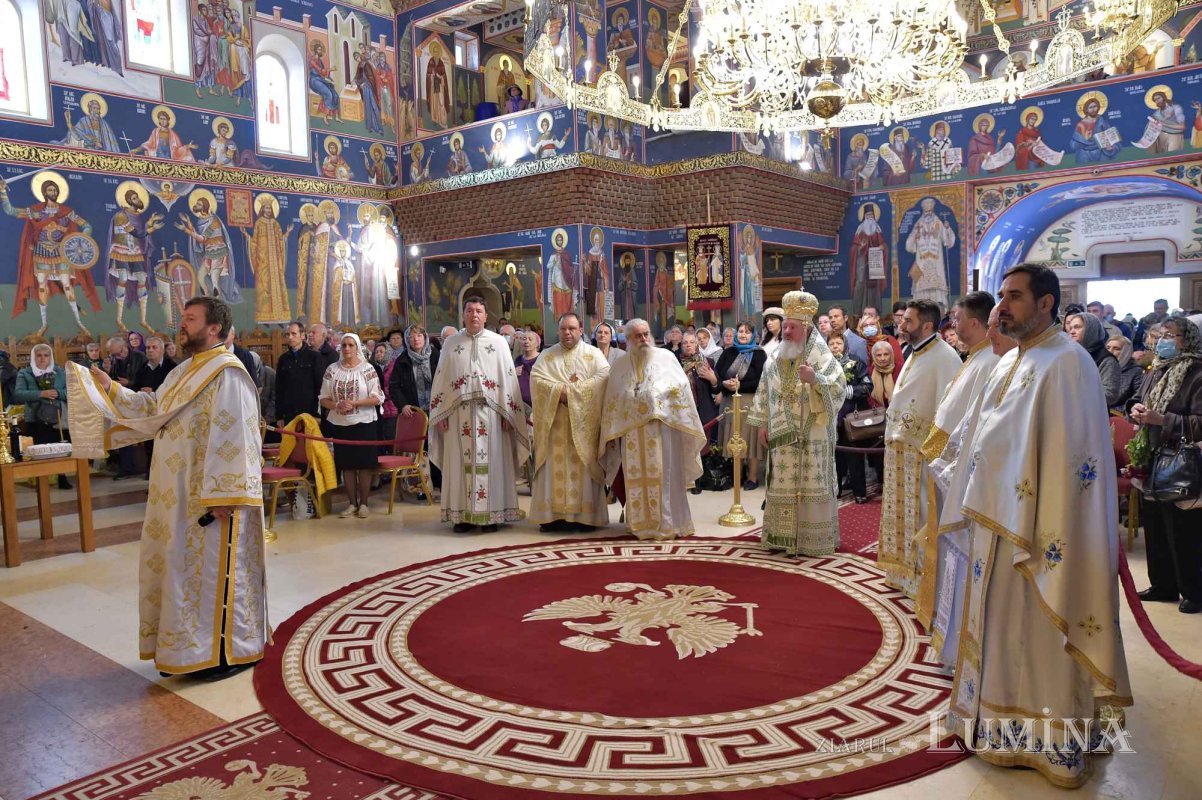 Biserica „Sfânta Vineri” din Capitală și-a cinstit ocrotitoarea 229906