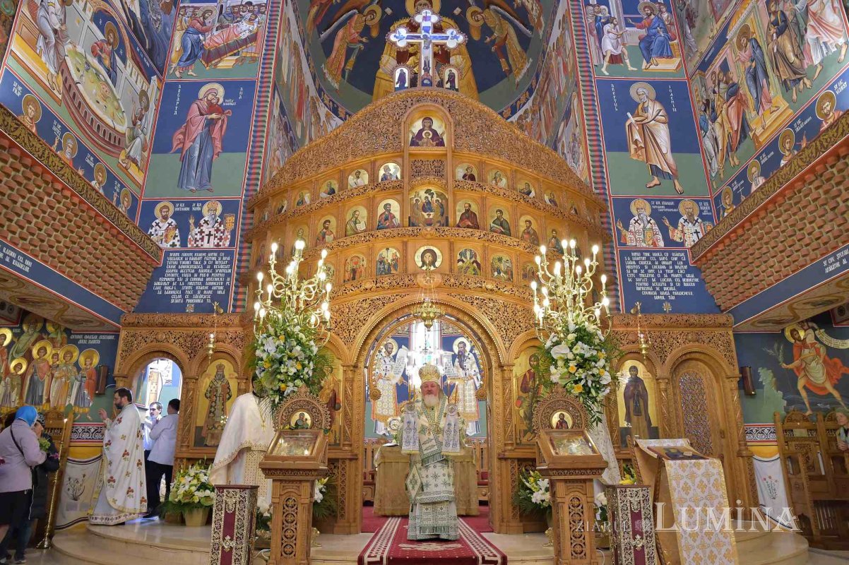 Biserica „Sfânta Vineri” din Capitală și-a cinstit ocrotitoarea 229911