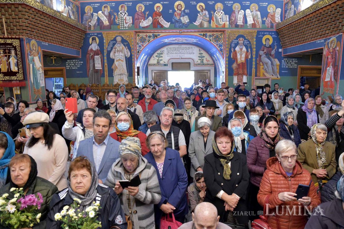 Biserica „Sfânta Vineri” din Capitală și-a cinstit ocrotitoarea 229912