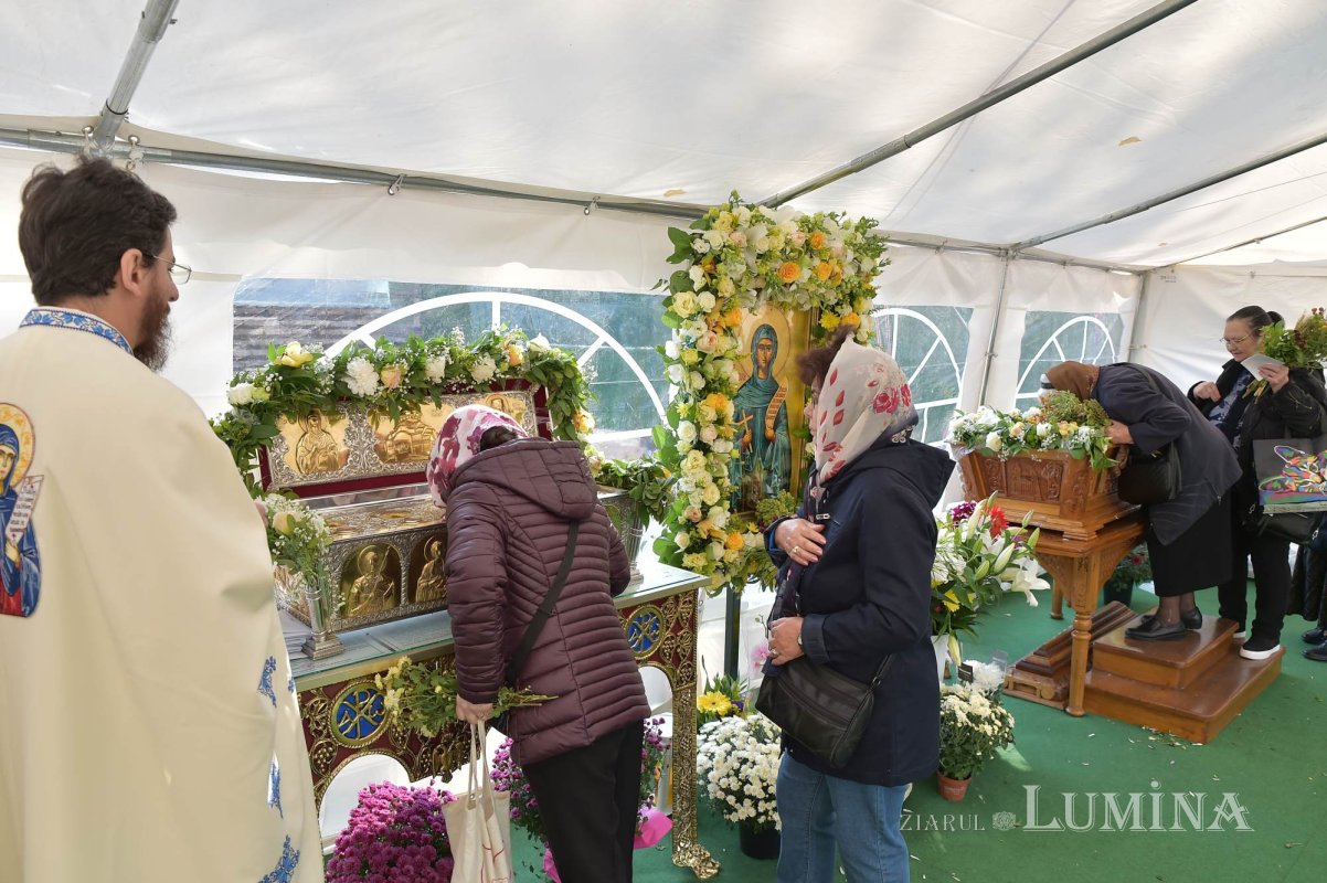 Biserica „Sfânta Vineri” din Capitală și-a cinstit ocrotitoarea 229921