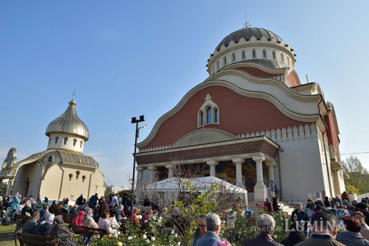 Biserica „Sfânta Vineri” din Capitală și-a cinstit ocrotitoarea 229922