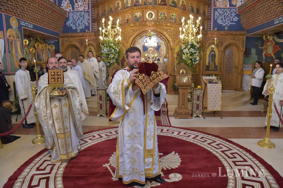 Biserica „Sfânta Vineri” din Capitală și-a cinstit ocrotitoarea 229924