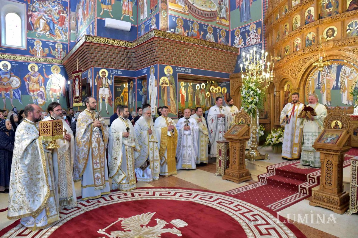 Biserica „Sfânta Vineri” din Capitală și-a cinstit ocrotitoarea 229926