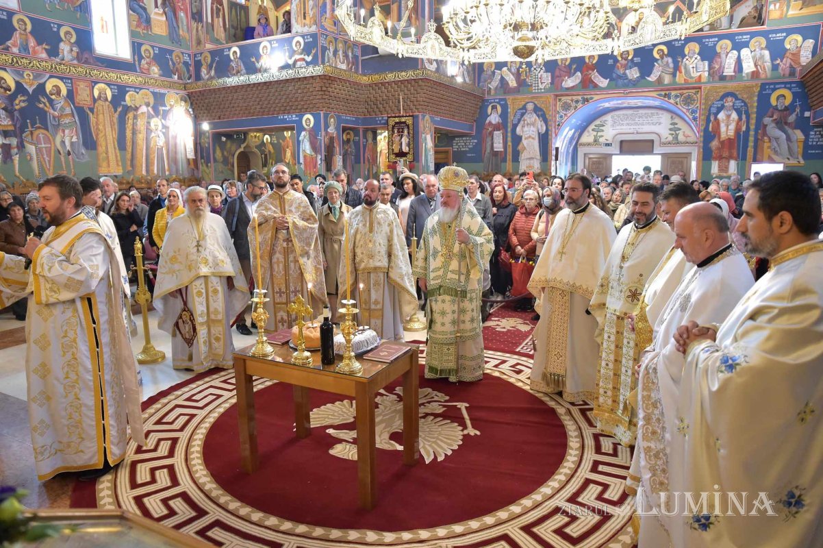 Biserica „Sfânta Vineri” din Capitală și-a cinstit ocrotitoarea 229927