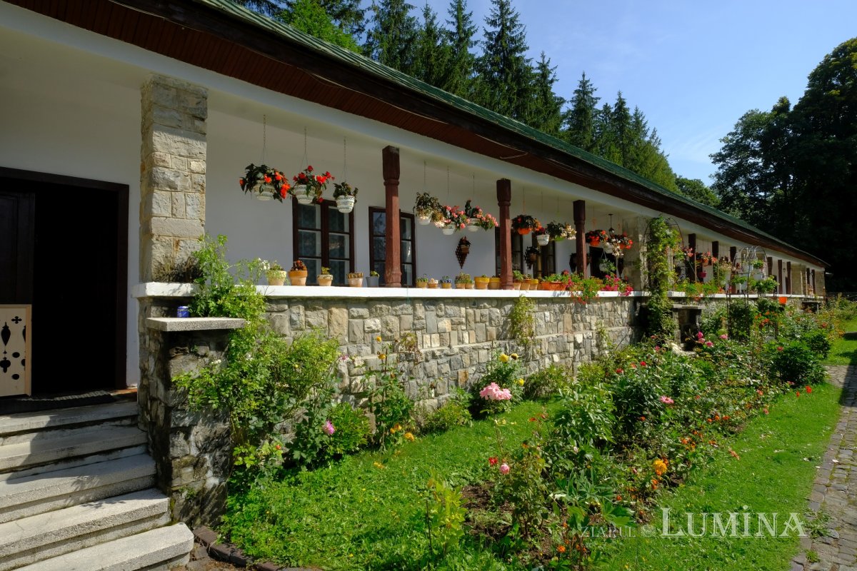 „Rugăciunea ține lumea” 230374