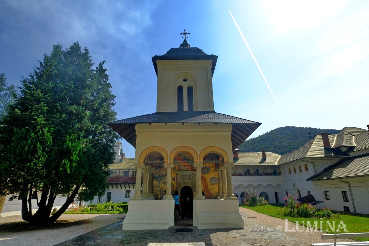 „Rugăciunea ține lumea” 230377