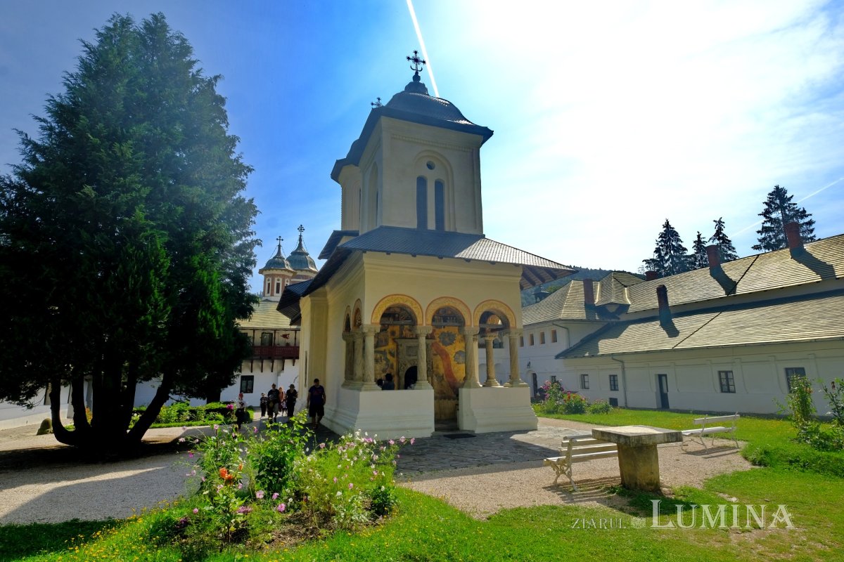 „Rugăciunea ține lumea” 230378