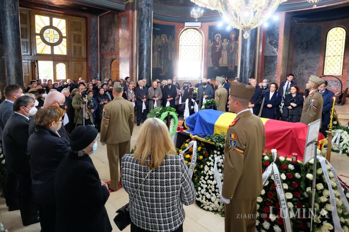 Un protector al operei lui Eminescu și un promotor al literaturii române - academicianul Eugen Simion (1933-2022) 230745