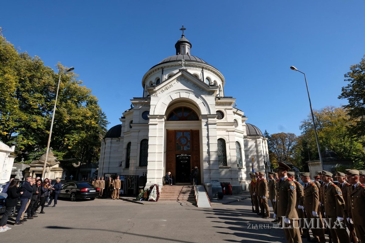 Un protector al operei lui Eminescu și un promotor al literaturii române - academicianul Eugen Simion (1933-2022) 230759