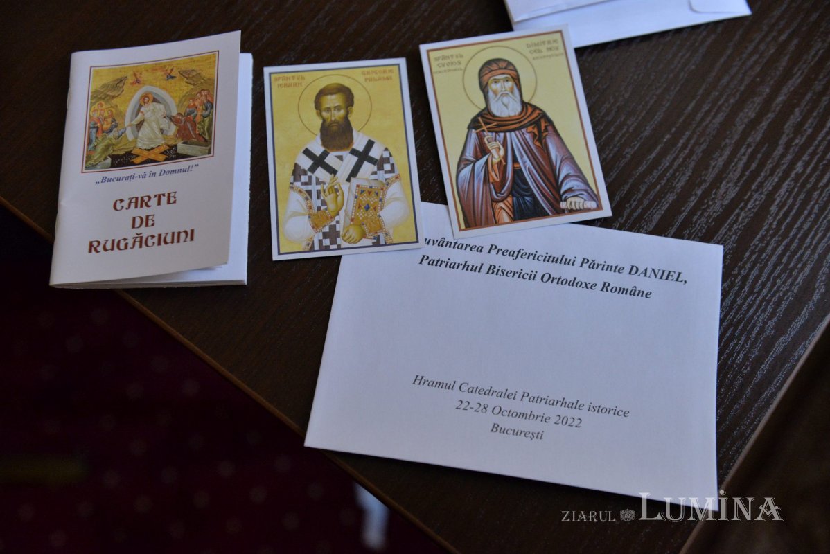 Voluntarii din grupul „Tineri în acțiune” au pregătit daruri pentru pelerini 230777