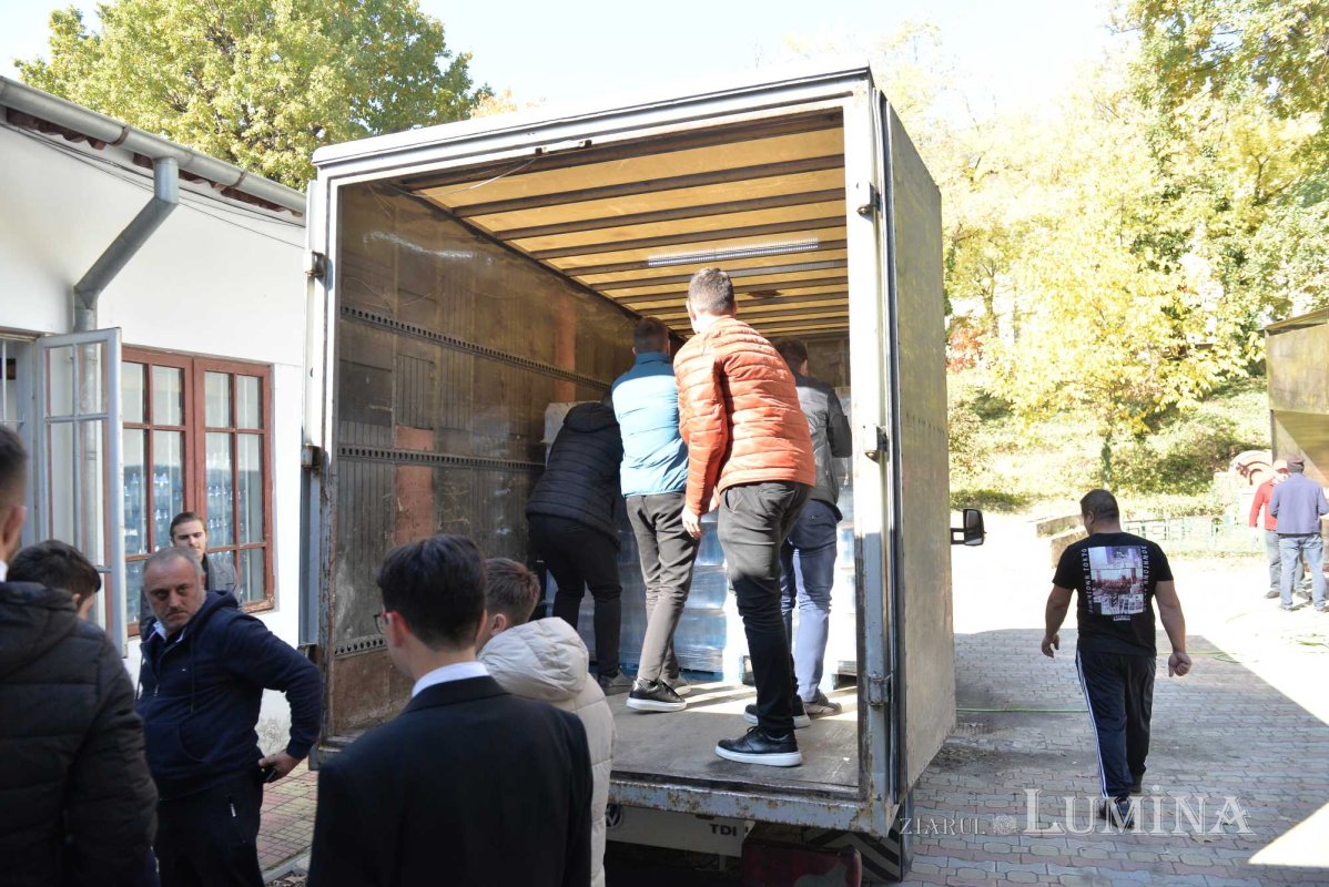 Voluntarii din grupul „Tineri în acțiune” au pregătit daruri pentru pelerini 230785