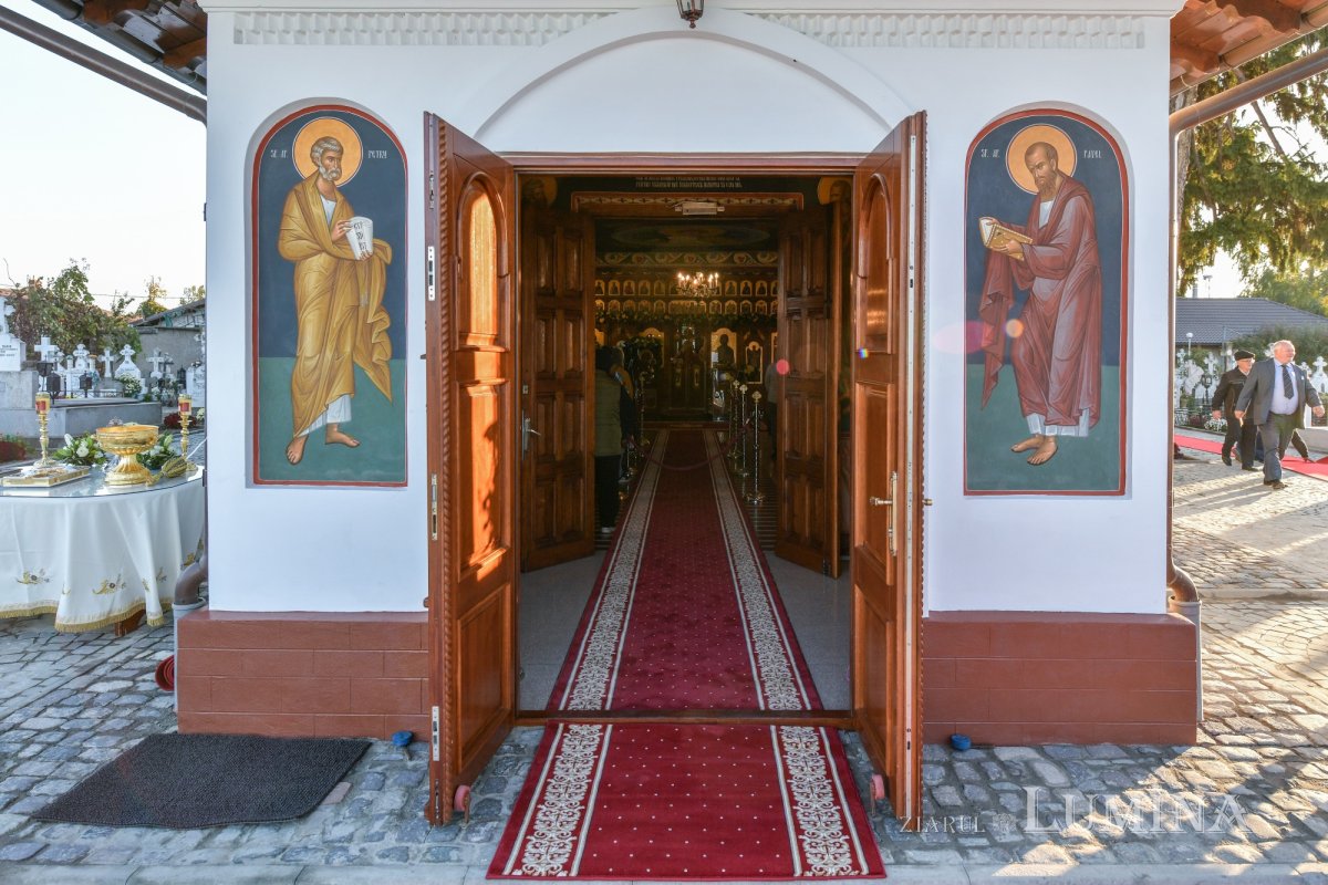 Patriarhul României a resfinţit biserica istorică a parohiei ilfovene Mierlari 230864