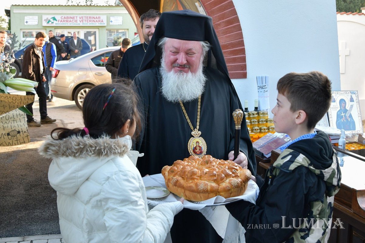 Patriarhul României a resfinţit biserica istorică a parohiei ilfovene Mierlari 230865