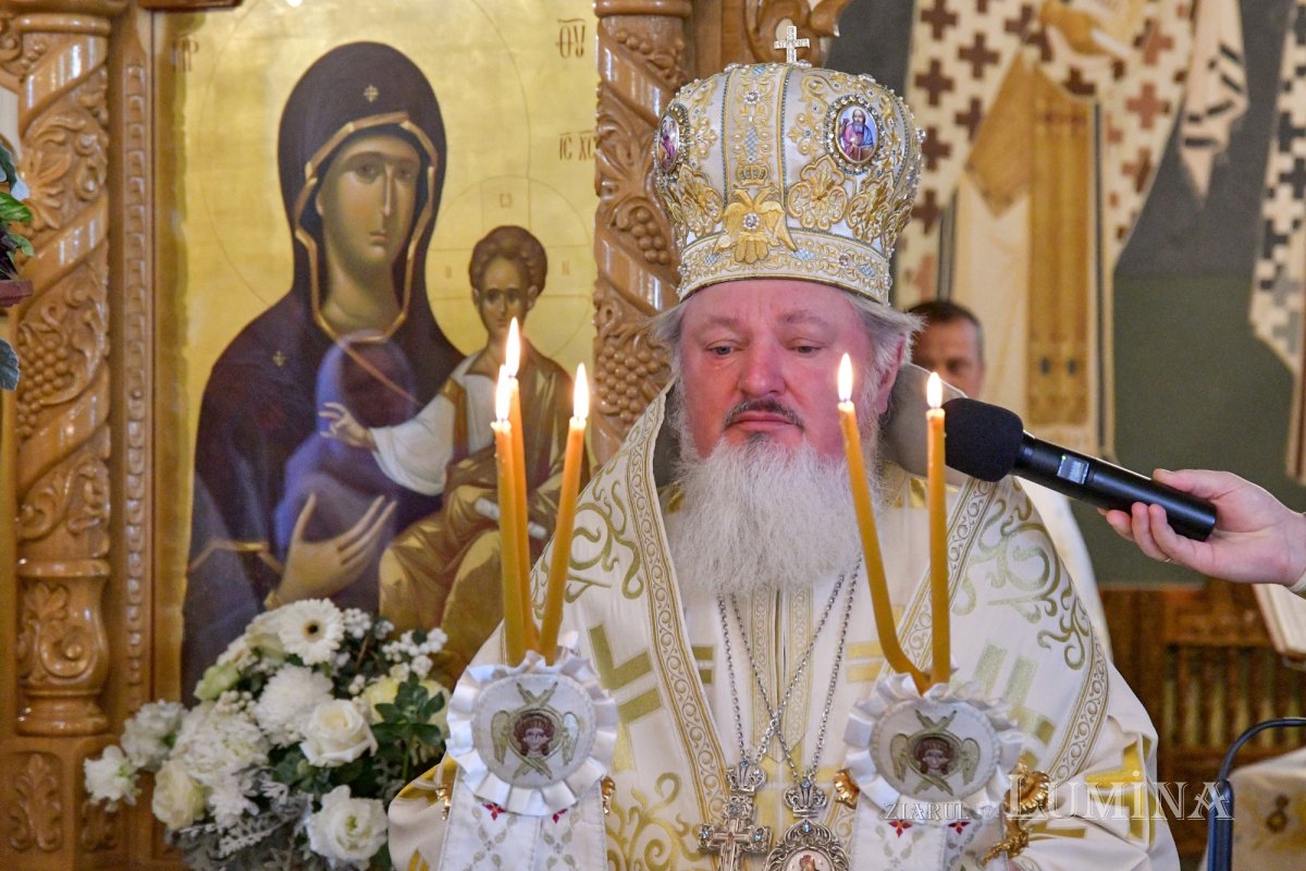 Patriarhul României a resfinţit biserica istorică a parohiei ilfovene Mierlari 230874