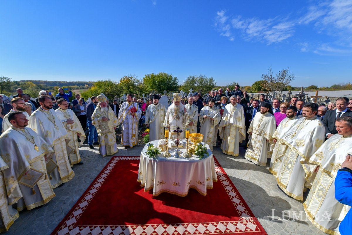 Patriarhul României a resfinţit biserica istorică a parohiei ilfovene Mierlari 230897