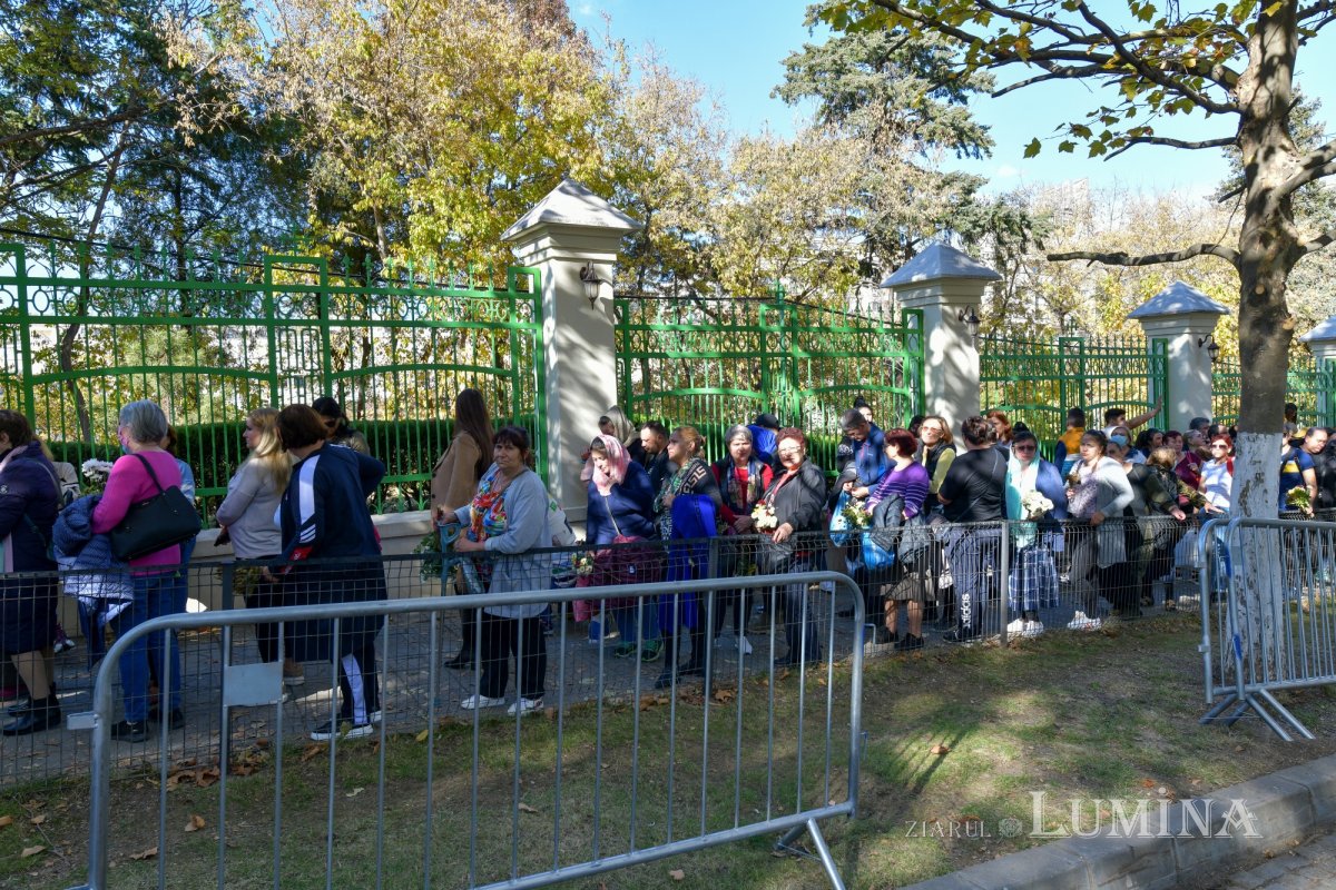 Primii închinători la Sfântul Cuvios Dimitrie cel Nou, Ocrotitorul Bucureștilor 230854