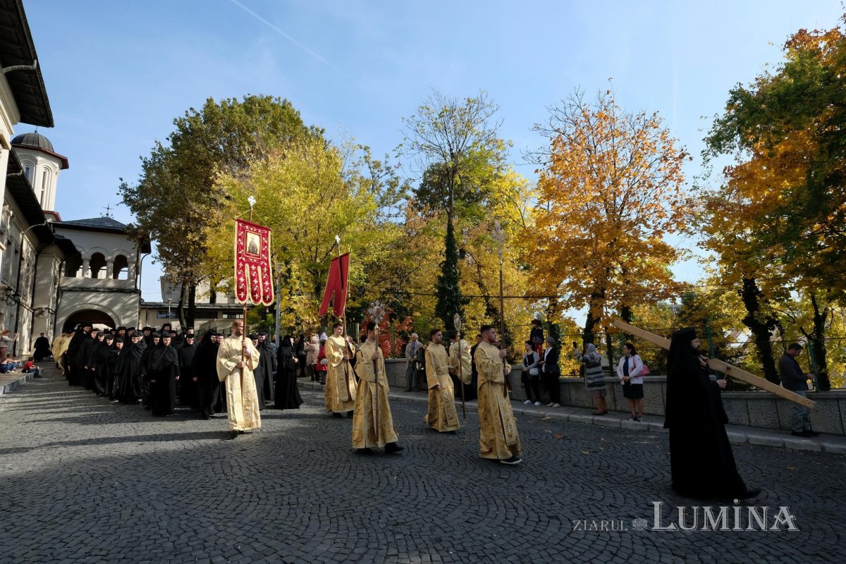 Procesiunea „Calea Sfinților”, bucurie a reîntâlnirii pelerinilor 231045