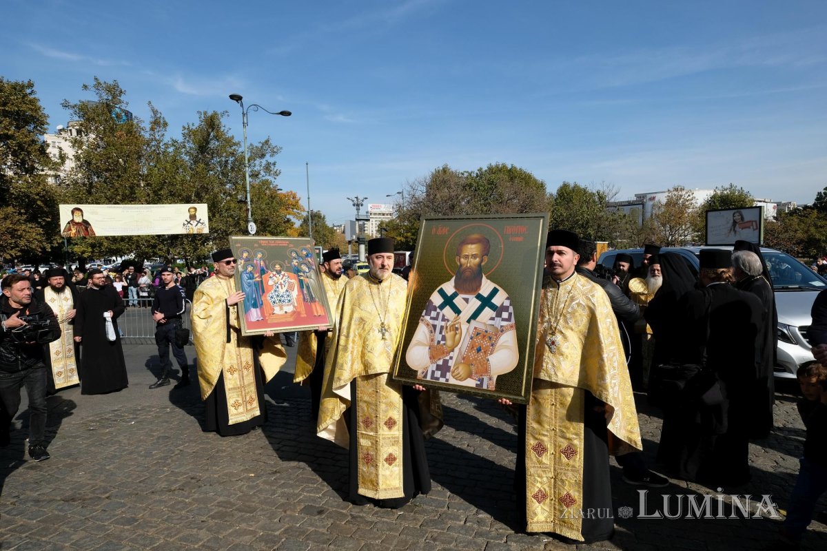Procesiunea „Calea Sfinților”, bucurie a reîntâlnirii pelerinilor 231065