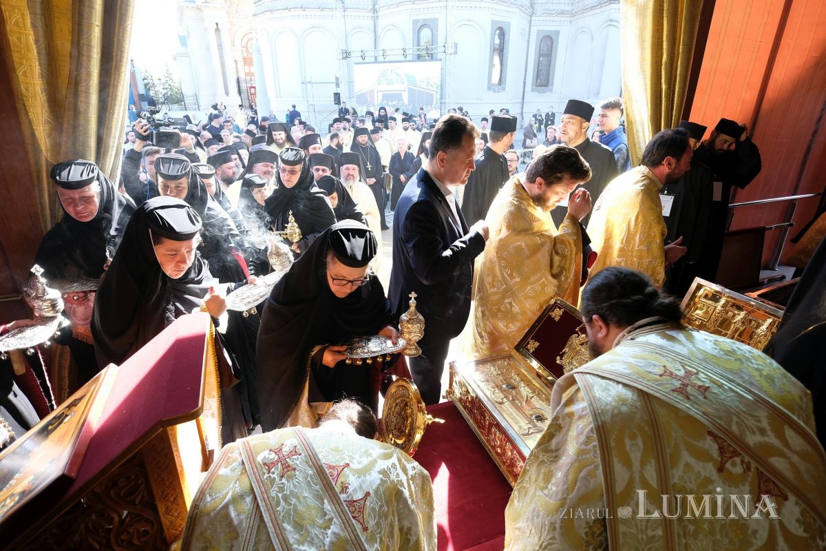 Procesiunea „Calea Sfinților”, bucurie a reîntâlnirii pelerinilor 231100
