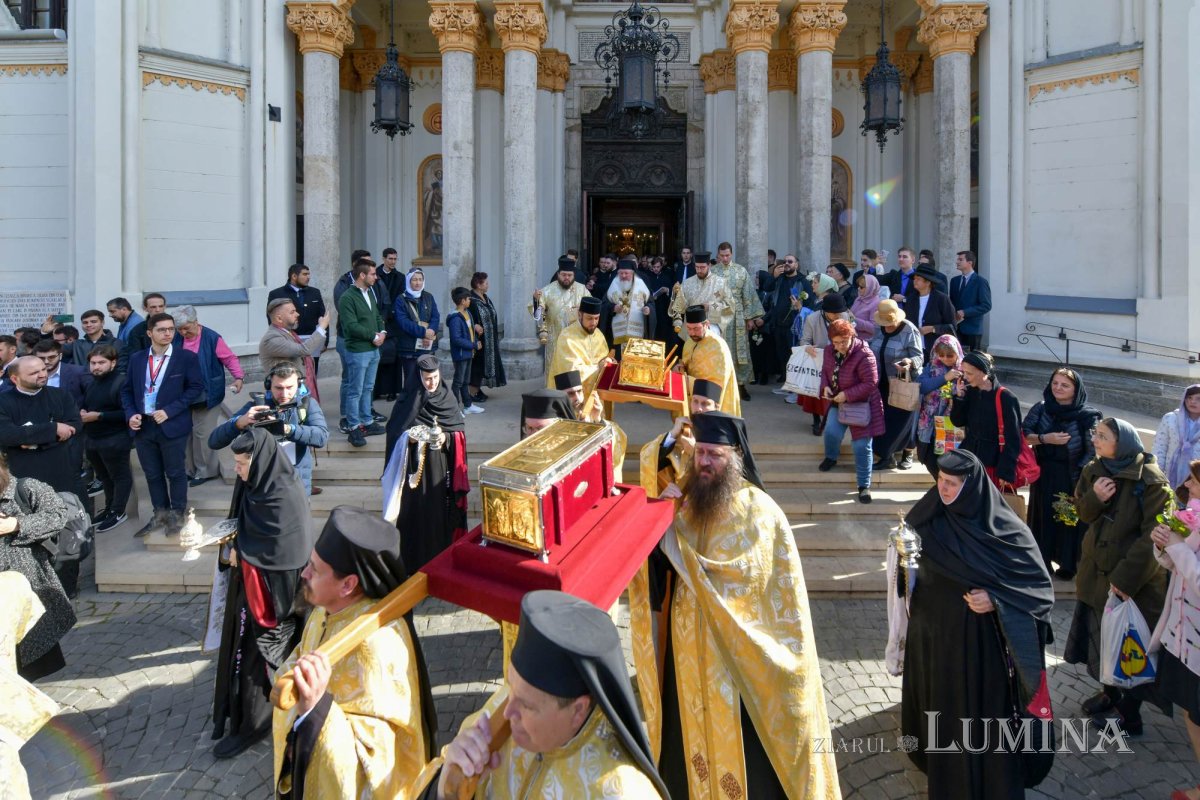 Procesiunea „Calea Sfinților”, bucurie a reîntâlnirii pelerinilor 231116