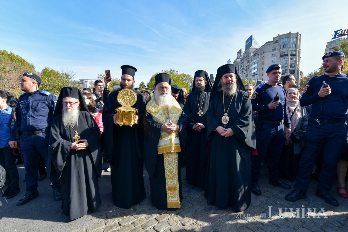Procesiunea „Calea Sfinților”, bucurie a reîntâlnirii pelerinilor 231130